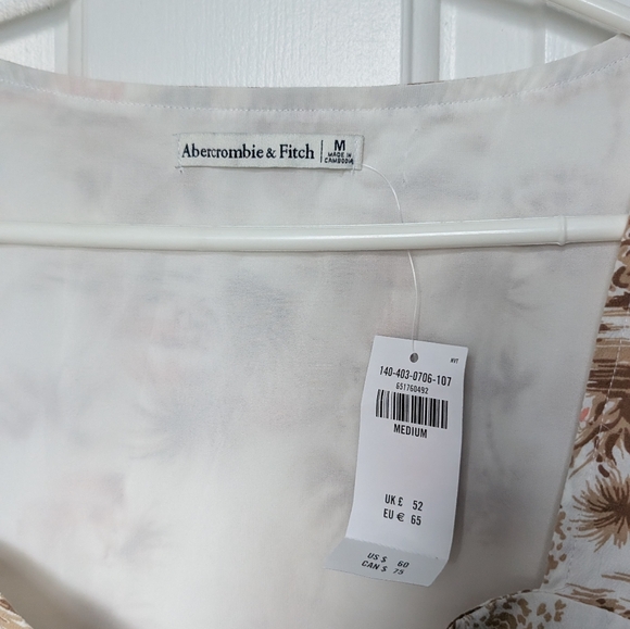 Abercrombie & Fitch | Tropical print cropped blouse - Size Small - Picture 2 of 5